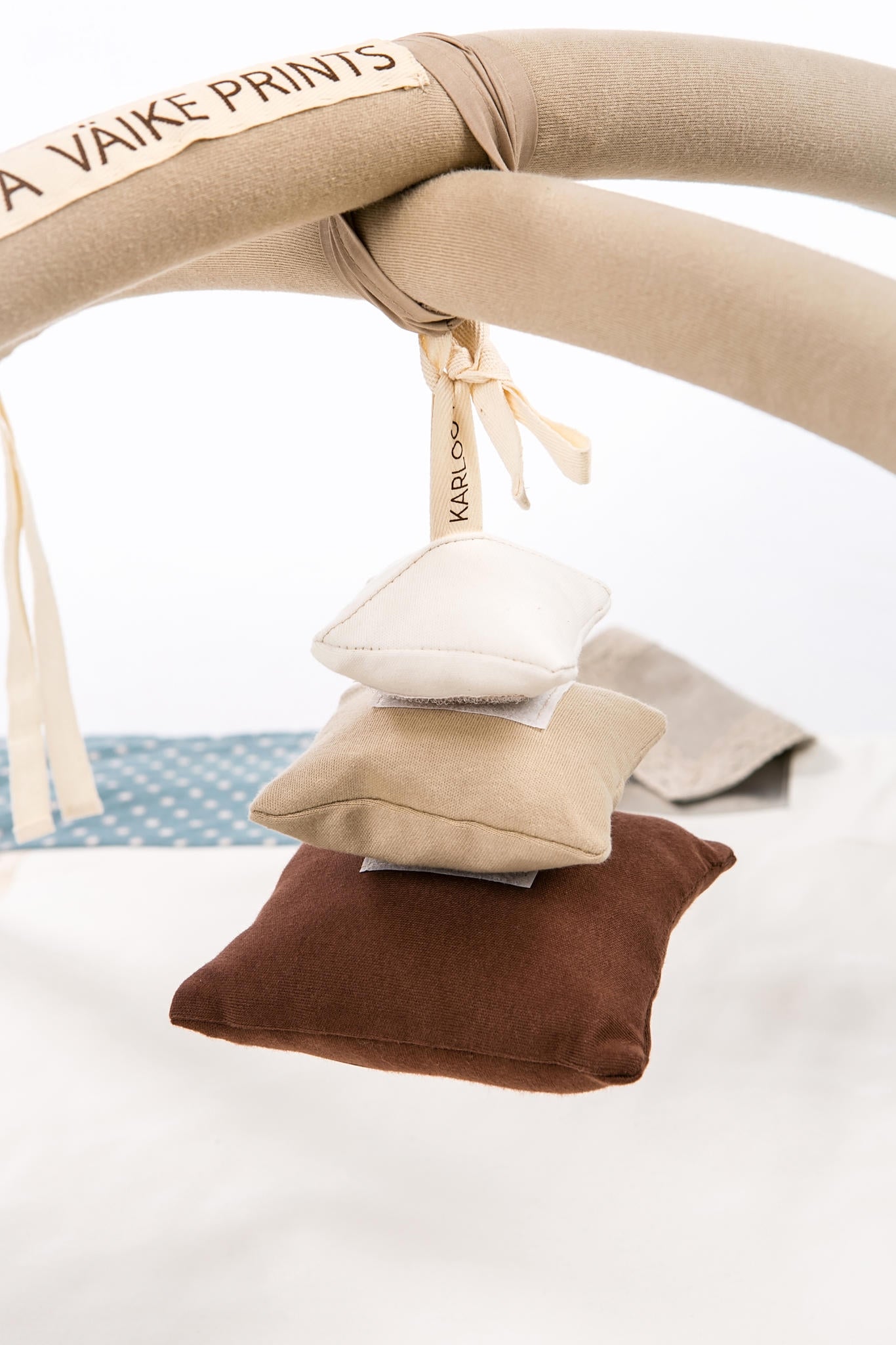 Juguete textil para bebé "Montón de almohadas" - ZuriBoo