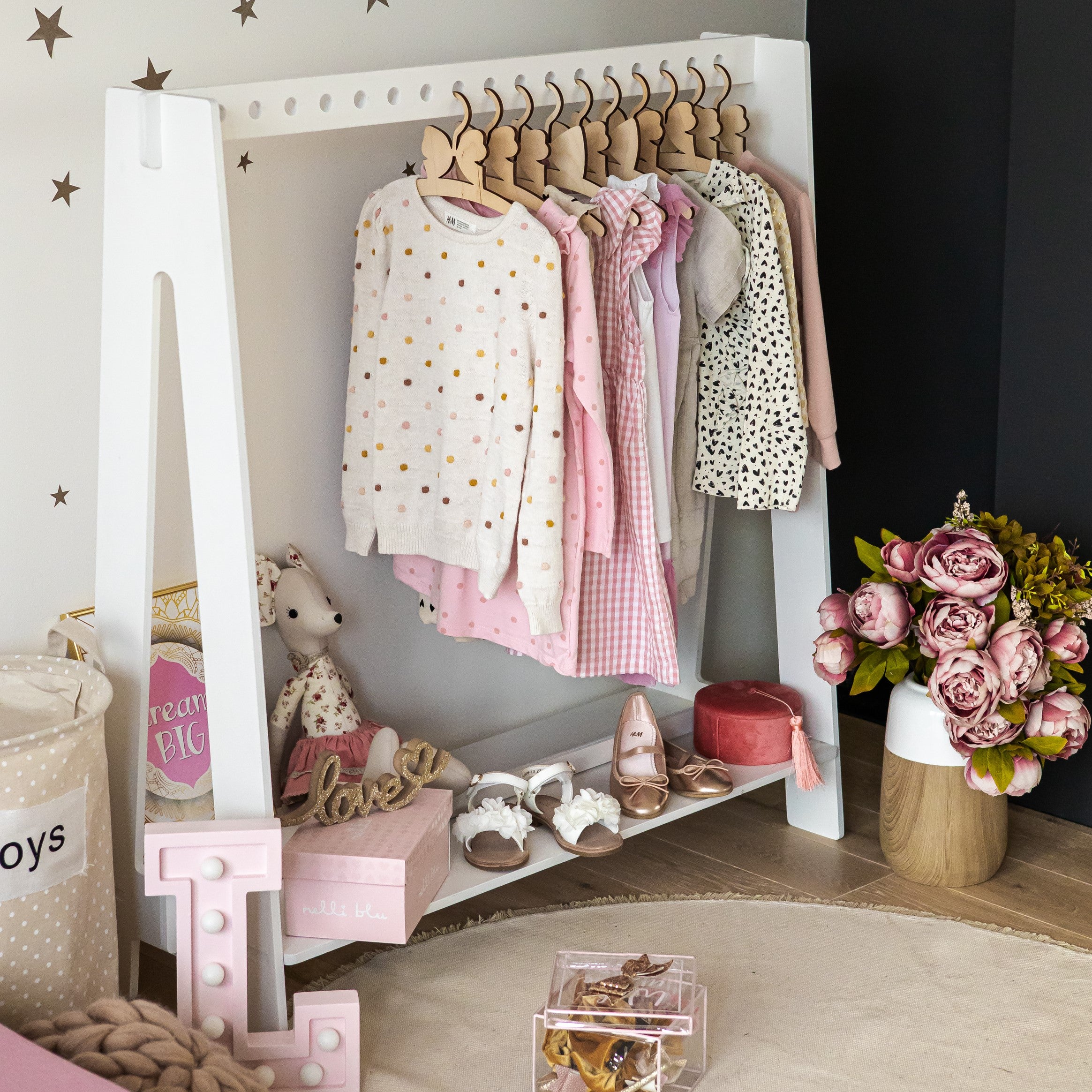 Perchero para perchas para ropa para niños pequeños ver 2 - ZuriBoo