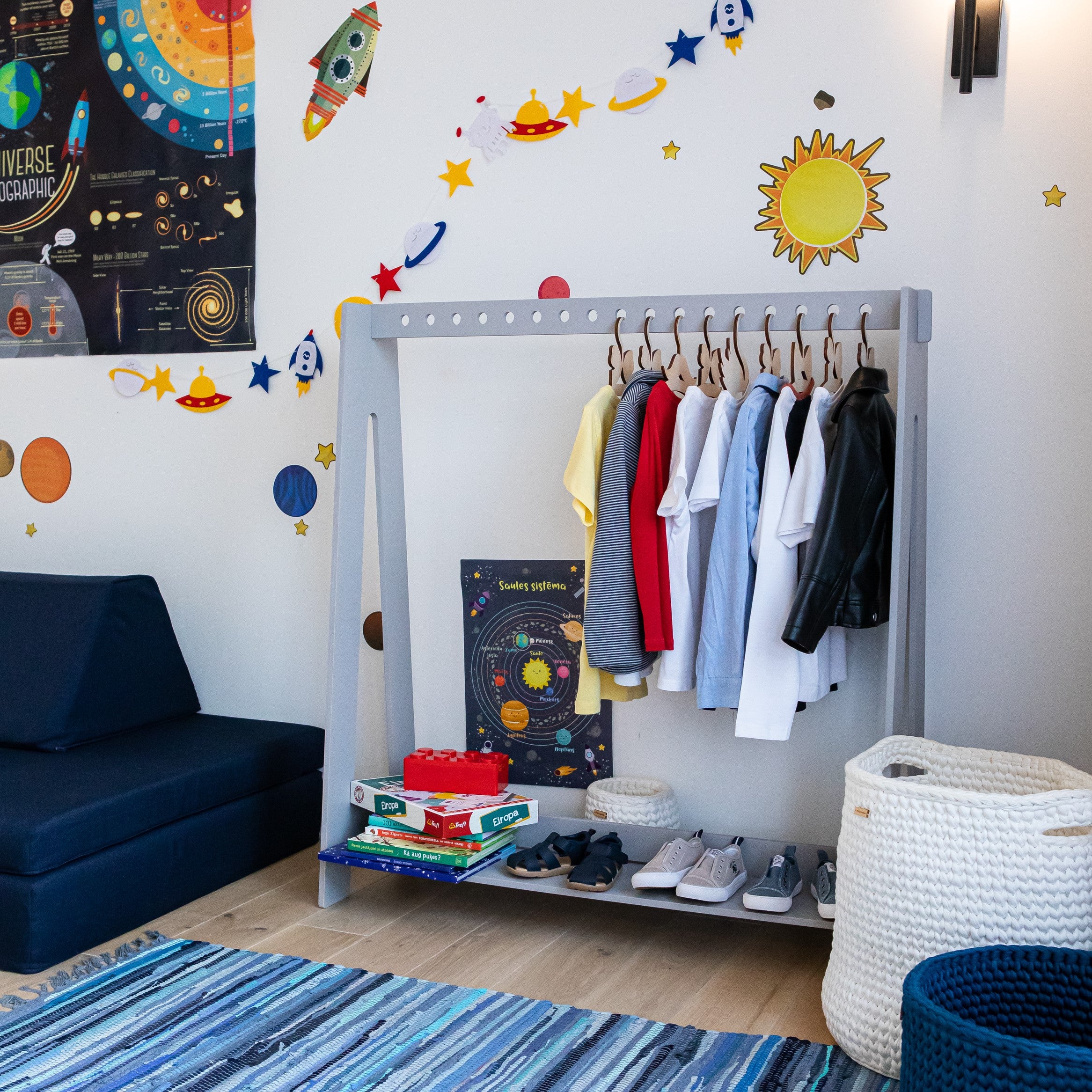 Perchero para perchas para ropa para niños pequeños ver 2 - ZuriBoo