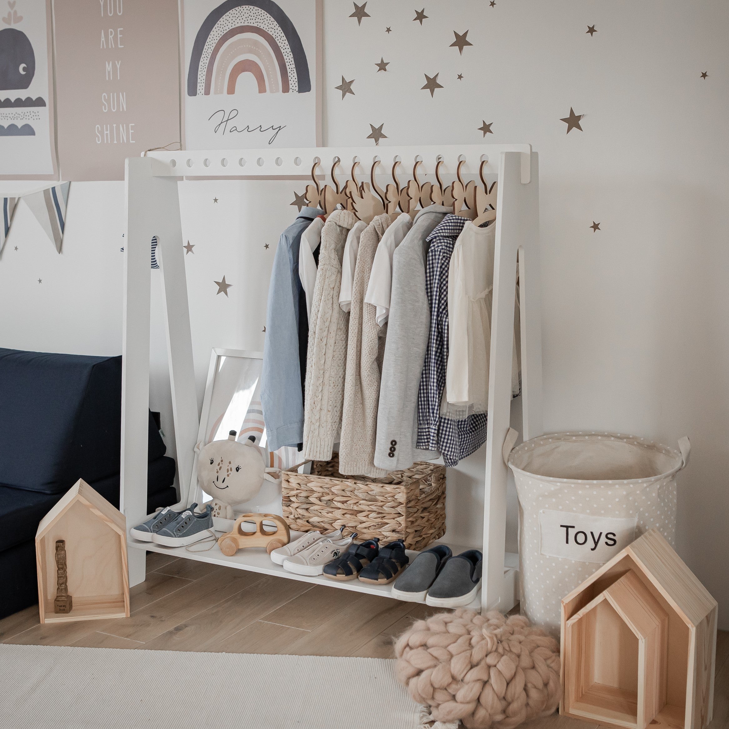 Perchero para perchas para ropa para niños pequeños ver 2 - ZuriBoo